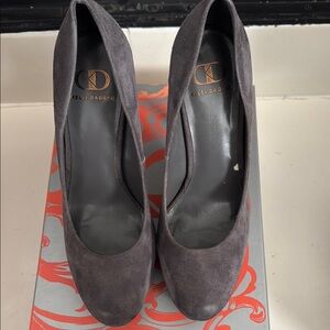 Kelsi Dagger Gray Heeled Pumps